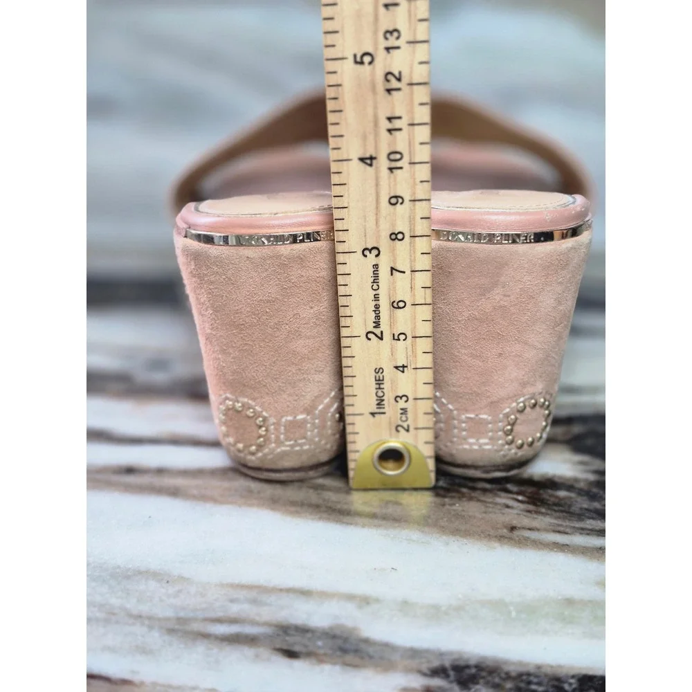 Donald Pliner Indie Blush Pink Suede Studded Wedge Sandals Womens 6M Platform